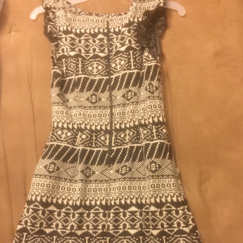 Dress - Picture 3 of 3